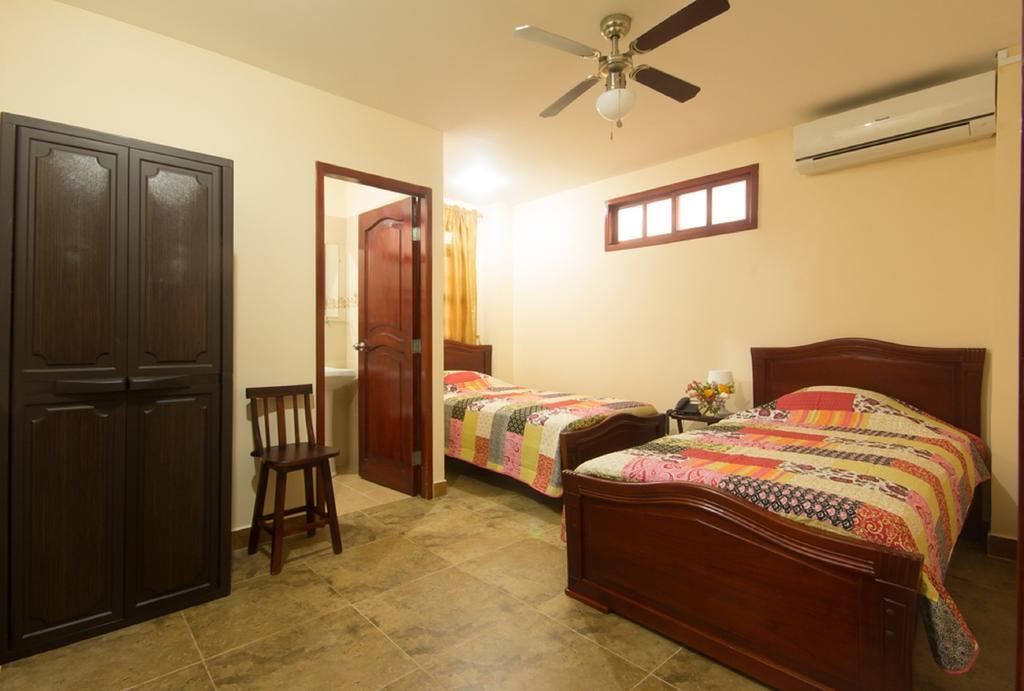 Puerta Sol Inn Manglaralto Phòng bức ảnh